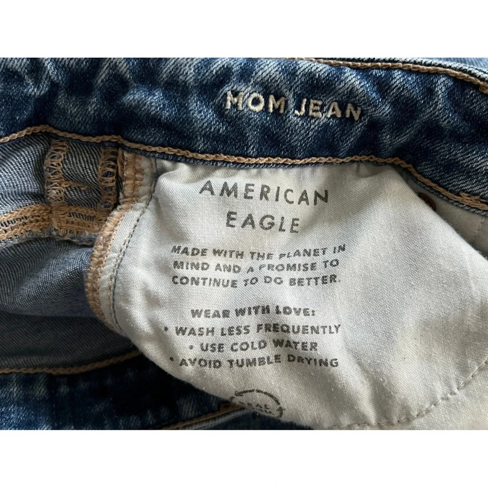 American Eagle‎ High Rise Mom Jeans Womens Size 2 Ripped Distressed Denim